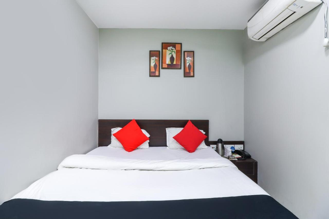 Capital O 70631 Hotel Dwarka International Darbhanga Exteriör bild