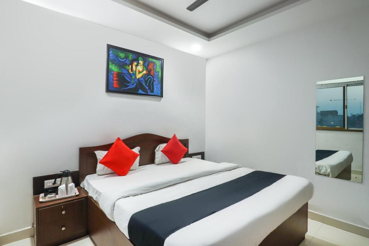 Capital O 70631 Hotel Dwarka International Darbhanga Exteriör bild