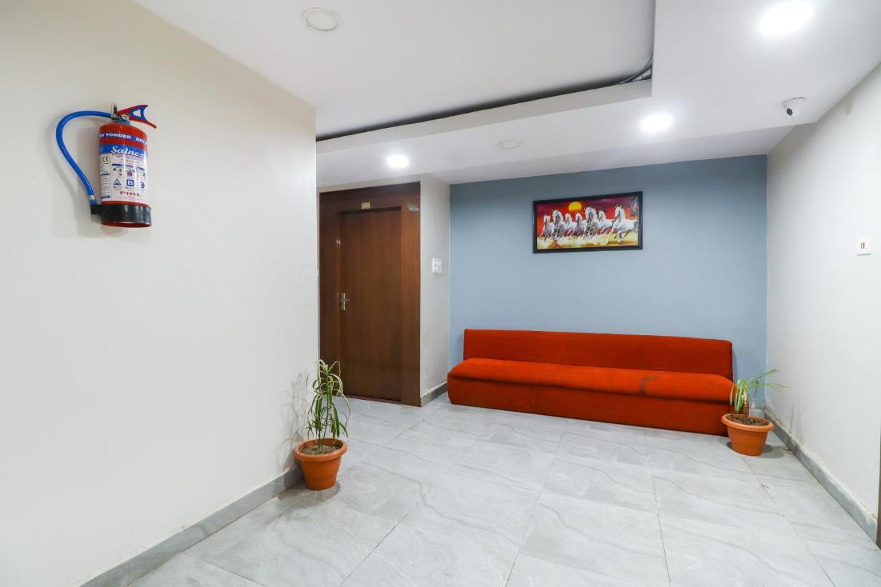 Capital O 70631 Hotel Dwarka International Darbhanga Exteriör bild